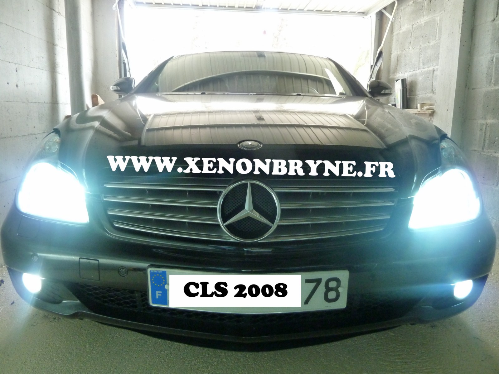 Photo de réalisation de l'installation kit xenon sur Mercedes CLS 2008