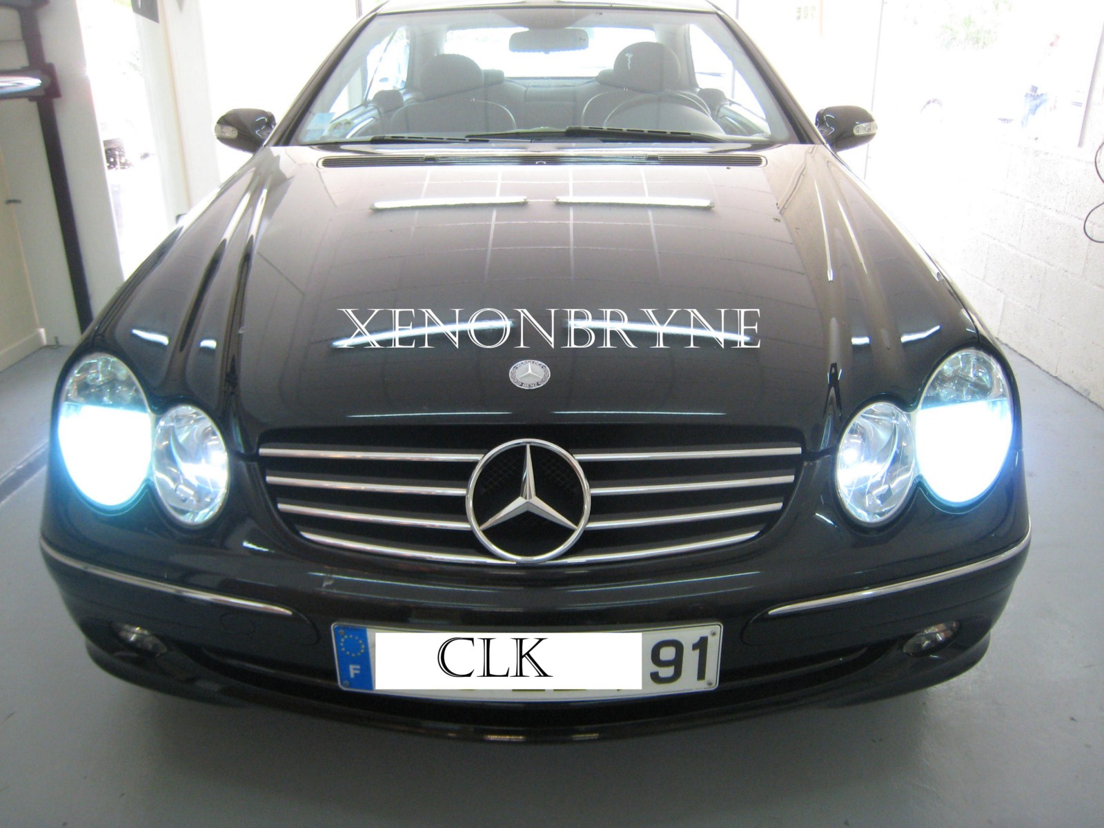 Photo de réalisation de l'installation kit xenon sur Mercedes CLK 2005